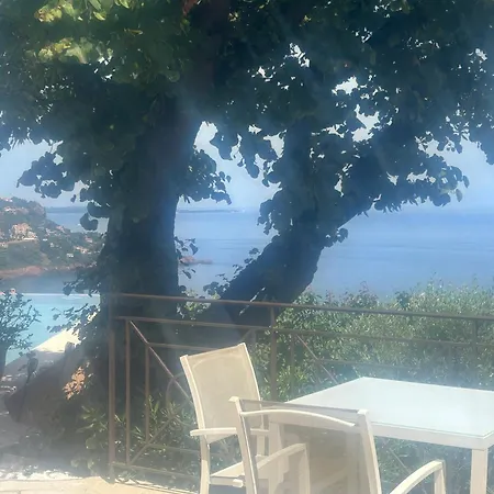 L Olivier De Melody Saint-Raphael (Var)