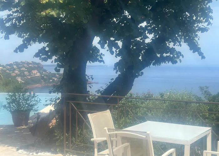 L Olivier De Melody Saint-Raphael (Var)