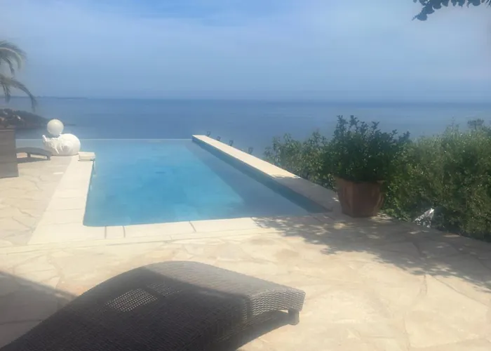 L Olivier De Melody * Saint-Raphael (Var)