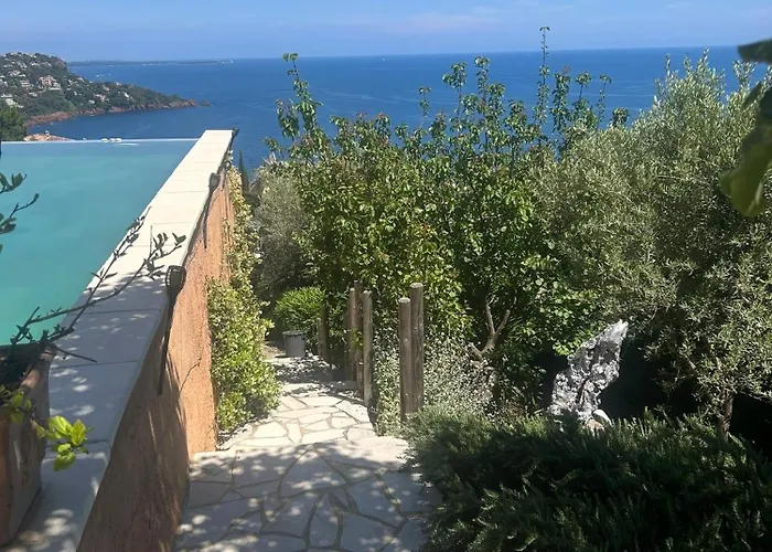 L Olivier De Melody Saint-Raphael (Var)